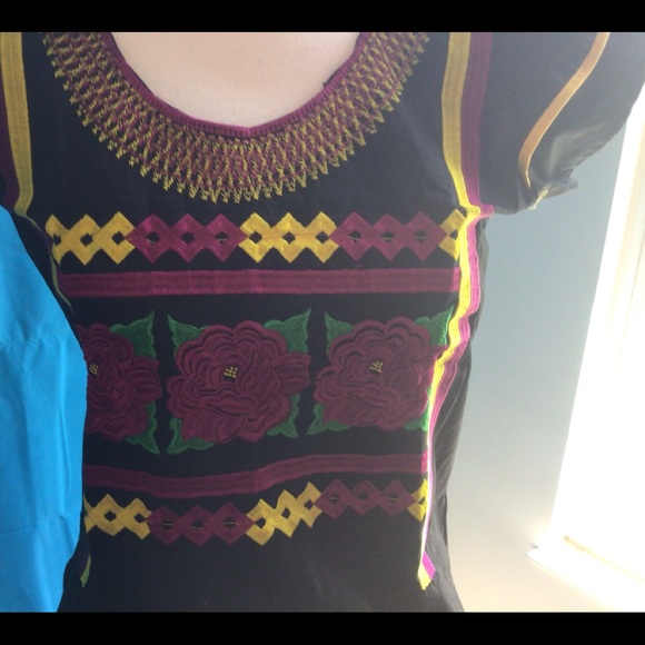 Mexican Embroidered Blouse - Picture 2 of 11
